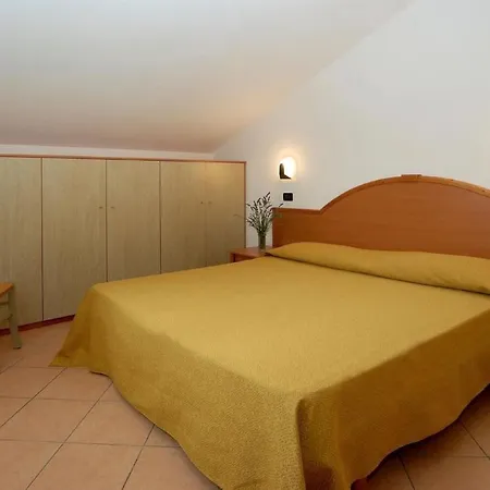 Ferienwohnung In Gruner Umgebung Ideal Fur Familien, Mit Pool, Garten Und Mtb Shuttle-bus Pietra Ligure